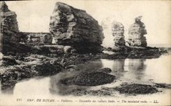 CPA Env de Royan Vallieres Ensemble des rochers Isolies 