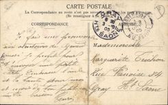 CPA Aux Fleurs que j'apporte vite ouvrez la porte car c'est de mon coeur des voeux de bonheur Femme