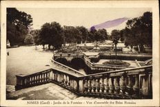 CPA Nimes Gard Jardin de la Fontaine vue d'ensemble des Bains Romains 