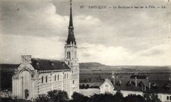 CPA Basilique la Basilique et vue sur la Ville 