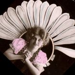 CPA Femme Marguerite