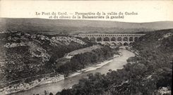 CPA le Pont du Gard Perspecive de la vallee du Gardon et du coteau de la Balazaauriere a gauche 