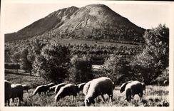 CPA Environs de Clermont Ferrand P de D Le Puy de Dome 