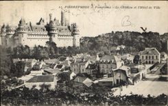 CPA Pierrefonds Panorama Le Chateau et l'Hotel de Ville 
