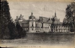 CPA Chantilly Le Chateau vu du Parc 