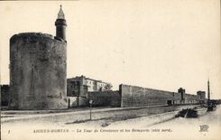 CPA Aigues Mortes La Tour de Constance et les Remparts Cote Nord 