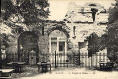 CPA Nimes Le Temple de Diane 