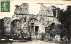 CPA Nimes Facade du Temple de Diane 