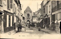 CPA Moret Grande Rue Porte de Bourgogne 