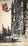 CPA Beauvais La Cathedrale Portail sud et les Tours du Palais de Justice 