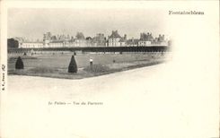 CPA Fontainebleau Le Palais Vue de Parterre 