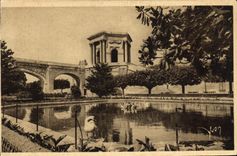 CPA Montpellier Herault Jardin du Peyrou Le Chateau d'Eau et l'Aquedue St Clement 
