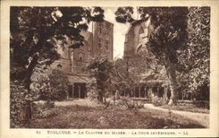CPA Toulouse le Cloitre du Musee la Cour interieure 