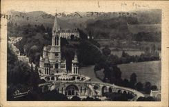CPA Lourdes La Basilique vue de Face 