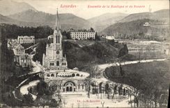 CPA Lourdes Ensemble de la Basilique et du Rosaire 