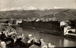 CPA Grenoble Vue generale et la chaine des Alpes 