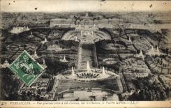CPA Versailles Vue generale prise a vol d'oiseau sur le Chateau le Parchet la Ville 