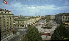 CPM Geneve La place et la gare de Cornavin 