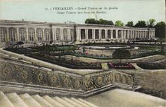 CPA Versailles Grand Trianon sur les Jardins 