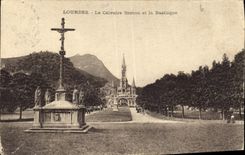CPA Lourdes Le Calvaire Breton et la Basilique 