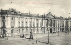 CPA Toulouse Facade du Capitole vue de profil 