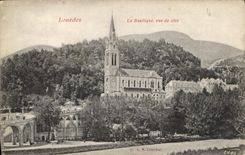 CPA Lourdes La Basilique vue de cote 