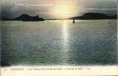 CPA Marseille Le Chateau d'If et les Iles du Frioul Coucher de Soleil 