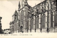 CPA Meaux La Cathedrale La Facade laterale 