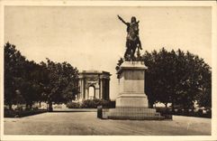 CPA Montpellier Herault Jardin de Peyrou Statue de Louis XIV et Chateau d'Eau 
