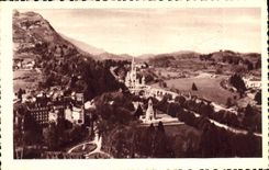 CPA Lourdes la Basilique et le Calvaire vus du Chateau Fort 