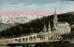 CPA Lourdes les Rampes et la Basilique 