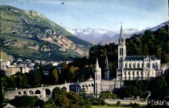 CPA Lourdes la Basilique et le Pic du Jer 