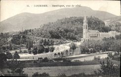 CPA Lourdes Basilique vue de Cote 