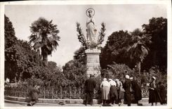 CPA Lourdes la Vierge couronnee 