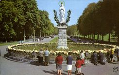 CPA Lourdes la Viege Couronnee 