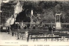 CPA Les Pyrenees Lourdes la Grotte 
