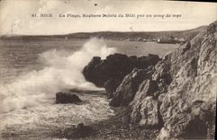 CPA Nice la Plage Rochers Pointe du Midi par un Coup de Mer 