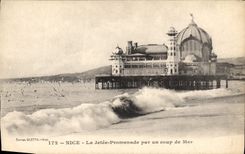 CPA Nice La Jetee Promenade par un coup de Mer 