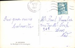 CPA Lourdes La Basilique et les montagnes 