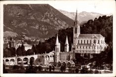 CPA Lourdes la Basilique et le Pic du Jer 