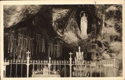 CPA Lourdes La Grotte Miraculeuse 