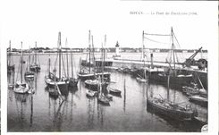 CPA Royan Le Port de l'Ancienne Jetee Phare Bateaux
