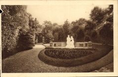 CPA Le Jardin des Buissonnets Le Monument s'eleve a l'endroit meme ou Sainte Therese del'Enfant Jesu