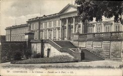 CPA Compiegne le Chateau Facade sur le Parc 