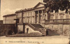 CPA Chateau de Compiegne Facade sur le Parc 