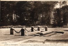 CPA Foret de Compiegne Emplacement du Wagon des Plenipotentiaires allemands 