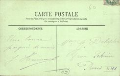 CPA Pierrefonds le Chateau la Statue du Duc d'Orleans fondateur du Chateau 