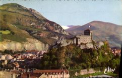 CPA Lourdes Le Chateau Fort et le Pic du Jer 