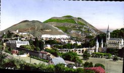 CPA Lourdes La Basilique et le Chateau Fort 