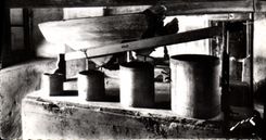 CPA Lourdes Maison Paternelle de Ste Bernadette Le Moulin a Farine 